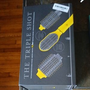 Drybar Yellow Triple Shot Men's Multi-Head Grooming Brush.    D
